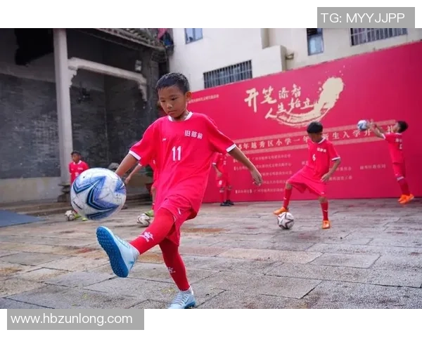 足球明星的花式踢球技巧揭秘展现足球艺术的魅力与激情