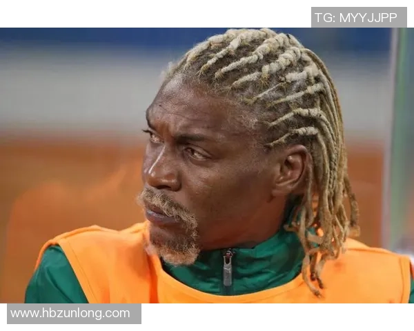 哈麦隆足球明星的辉煌历程与对世界足球的影响分析